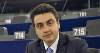 Момчил Неков: Трябва пълна прозрачност при даване на разрешения за пестициди в ЕС