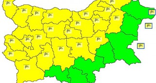 НИМХ: Жълт код за опасен вятър в 21 области на страната