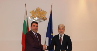 Министър Димов подписа първия договор с ВиК оператор по ОПОС