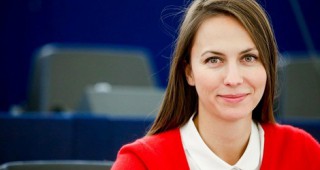 Евродепутатът Ева Майдел: От 2021 спираме да местим стрелките на часовника