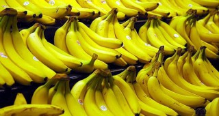 Англичаните изхвърлят най-много банани и мляко