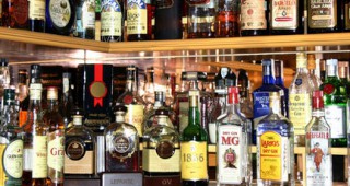 Алкохолът пази от инсулт непушачите