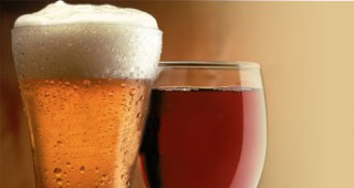 Всеки месец над 90% от българите консумират алкохол