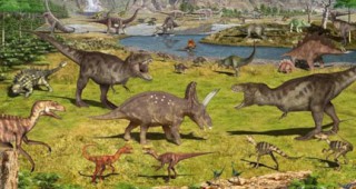 Динозаври в естествени размери във варненската Морска градина това лято