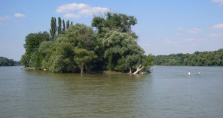 Нивото на река Дунав спада