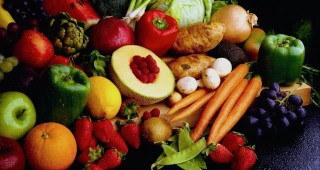 Повечето сезонни плодове и зеленчуци поевтиняват на едро