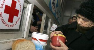БЧК започва раздаване на храни на социално слаби от понеделник