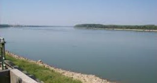 Токсичните отпадъци от Унгария достигнаха до водите на река Дунав