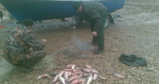 400 метра бракониерски мрежи са иззети от язовир Александър Стамболийски