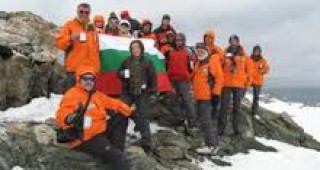 Българската антарктическа експедиция ще бъде в намален състав