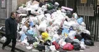 Екип на ЕС ще замине за Италия заради кризата с боклука