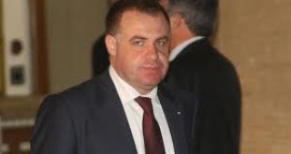 Мирослав Найденов: Няма опасност да анулират пари с подписа на Илиева