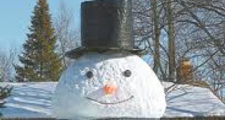 Рекордно голям снежен човек се появи в полски град