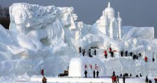 Българи ще майсторят снежни скулптури в Чикаго