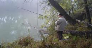 Хванаха 79 бракониери по реките и язовирите през 2010 г. в Кюстендилска област