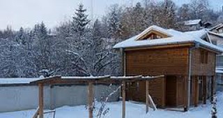 Много унищожени или развалени хранилки за дивеч има през зимата в района на Добрич