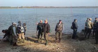 Инспектори на ИАРА Велико Търново са извършили проверка на река Дунав