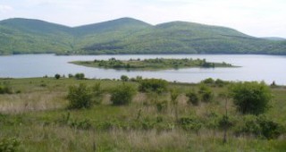 500 метра бракониерски мрежи са иззети от язовир Жребчево