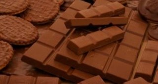 Натуралният шоколад е като щит за сърцето