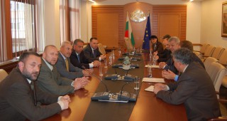 Министър Найденов връчи договорите на директорите на държавните горски предприятия