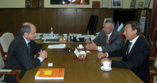 Зам. – министър Костов се срещна с представител на Газ дьо Франс