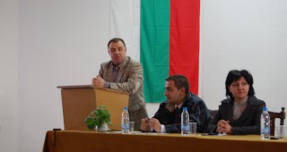 Министър Найденов се срещна с тютюнопроизводители от Кърджалийска област