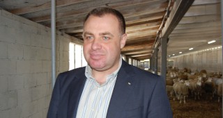 Министър Найденов откри овцеферма с инвестиция за 1.2 млн. евро