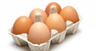 Агенцията по безопасност на храните постоянно контролира производството, пакетирането и търговията с яйца