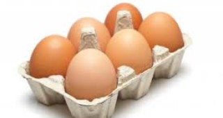 Агенцията по безопасност на храните постоянно контролира производството, пакетирането и търговията с яйца