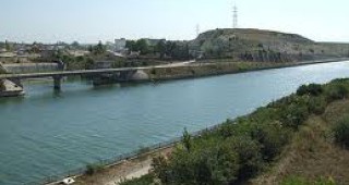 Спада нивото на река Дунав в началото на българския участък