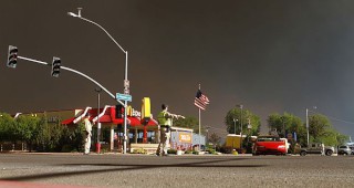 Разрастват се пожарите в Аризона