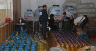 Близо 2 тона нелегален алкохол бяха задържани в Русе за 2 два дни