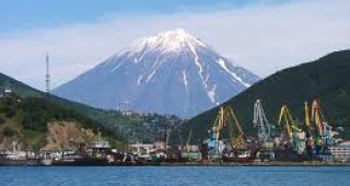 Вулканът Кизимен в Камчатка се разбуди
