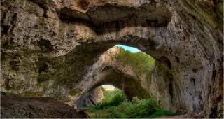 До 31 юли е забранено влизането в Деветашката пещера