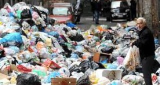 Заради отпадъците в Неапол ЕК заплашва Италия с нови санкции