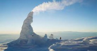 Британски учени откриха 12 нови подводни вулкана в Антарктика
