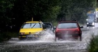 Очакват се силни дъждове и градушки в Северна България