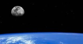 Луната продължава да поднася изненади на учените