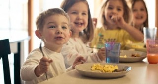 Затягат контрола за качеството на храните в детските заведения в Бургас