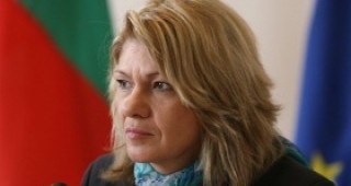 Нона Караджова: Таксата битови отпадъци зависи от общините