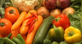 През август спрямо юли се отчита спад на цените на всички плодове и зеленчуци