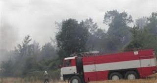 4635 декара гори, сухи треви и храсти е обхванал пожарът край Вакарел