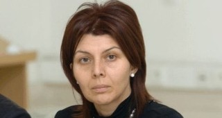 Ализан Яхова повторно става временен шеф на фонд 