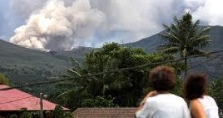 Канарските острови се подготвят за евентуално изригване на вулкана Иеро