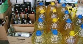 Митничарите от Свищов задържаха 448 литра наливен алкохол