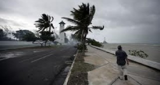 Ураганът Джова наближава тихоокеанското крайбрежие на Мексико