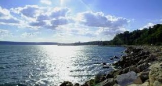 Черно море руши бреговете си