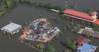 Расте броят на загиналите от катастрофалното наводнение в Тайланд