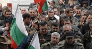 НАЗ обявява безсрочни протестни действия заради орязаните средства за земеделие в Бюджет 2012