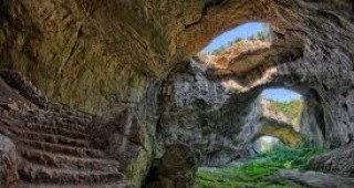 Екоинспектори са започнали проверка на Деветашката пещера